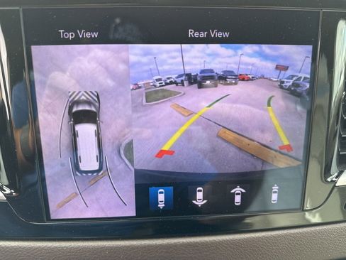 Used 2018 Chrysler Pacifica Touring-L w/ Advanced Safetytec Group image 26