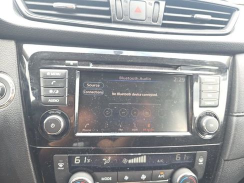 Certified 2018 Nissan Rogue SV AWD/4WD image 21