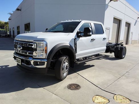 New 2026 Ford F450 XL w/ XL Chrome Package image 3
