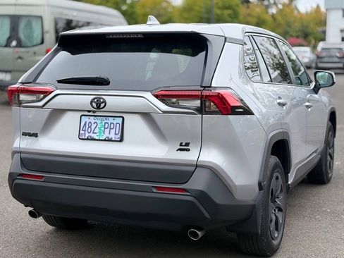 Used 2024 Toyota RAV4 LE AWD/4WD image 5