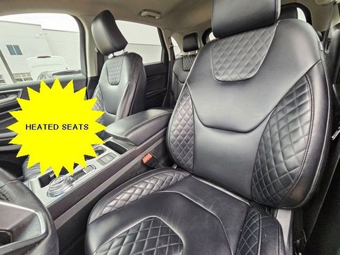 Used 2024 Ford Edge Titanium image 19