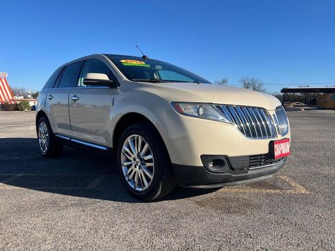 Used 2014 Lincoln MKX FWD w/ Equipment Group 102A image 4