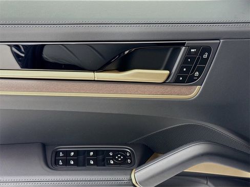 New 2026 Porsche Cayenne GTS image 11