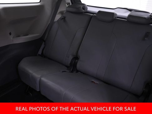 Certified 2022 Toyota Sienna XLE AWD/4WD image 13
