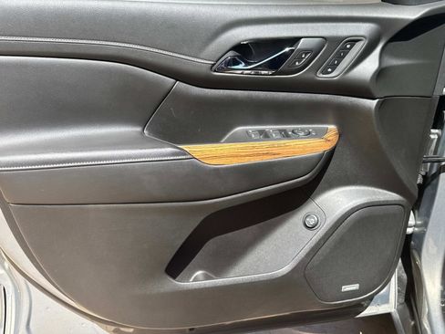 Used 2019 GMC Acadia Denali w/ Technology Package image 11