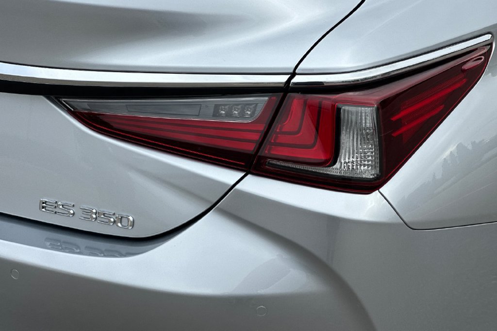 Certified 2024 Lexus ES 350 w/ Premium Package FWD image 25