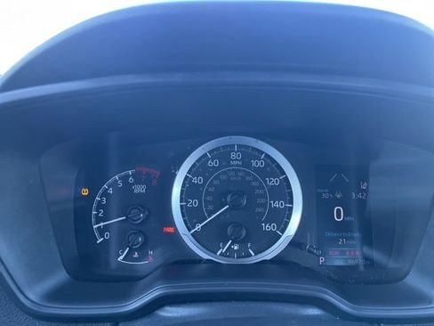 Used 2021 Toyota Corolla LE image 28