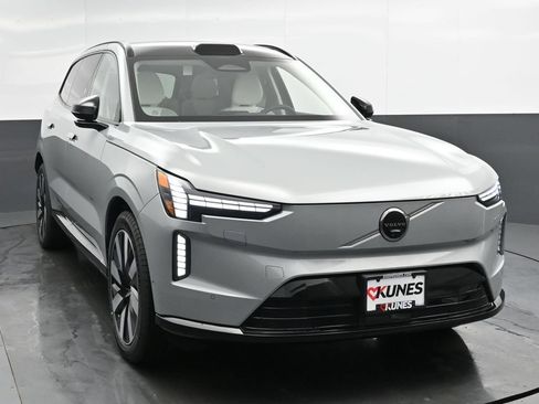 Used 2025 Volvo EX90 Ultra AWD/4WD image 4