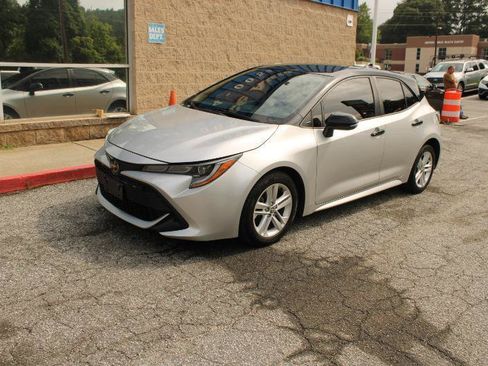 Used 2022 Toyota Corolla SE w/ SE Preferred Package FWD image 3