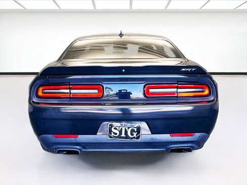 Used 2015 Dodge Challenger SRT image 5