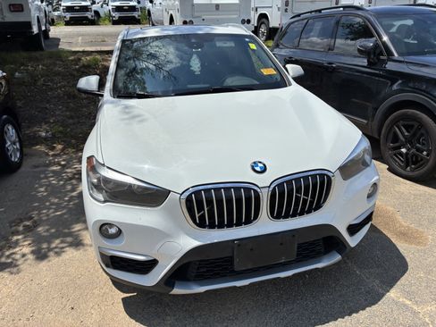 Used 2019 BMW X1 xDrive28i w/ Convenience Package AWD/4WD image 2