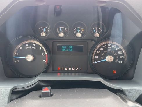 Used 2015 Ford F250 XLT w/ Snow Plow Prep Package image 15