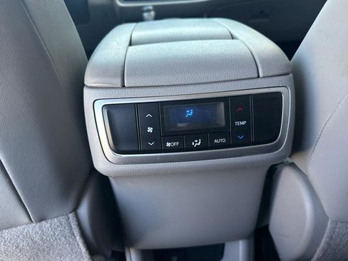Used 2015 Toyota Highlander XLE FWD image 43