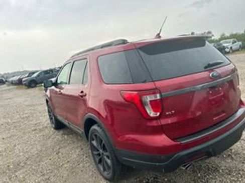 Used 2018 Ford Explorer XLT w/ Equipment Group 202A AWD/4WD image 7