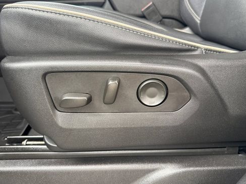 Used 2023 Chevrolet Tahoe Premier AWD/4WD image 19