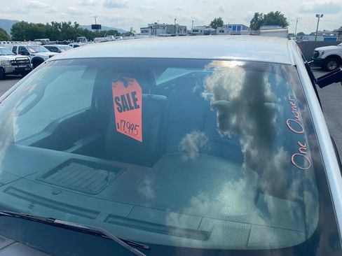 Used 2011 Ford F150 XL RWD image 4