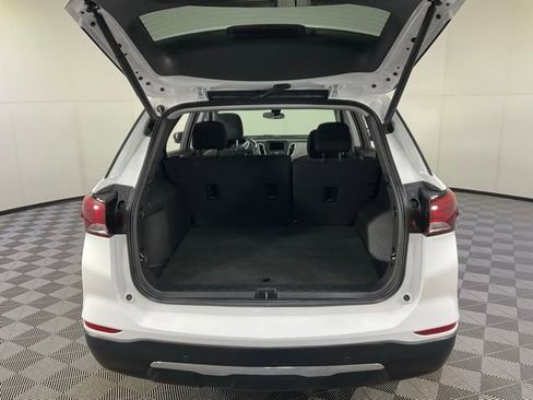 Used 2023 Chevrolet Equinox LT image 34