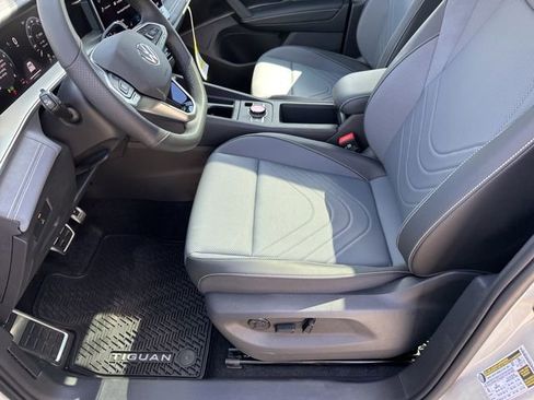 New 2026 Volkswagen Tiguan SE R-Line AWD/4WD image 12