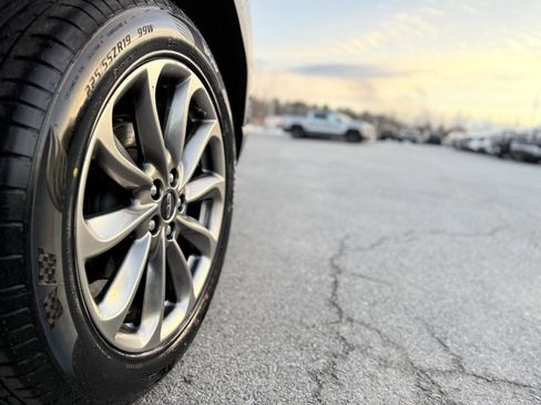 Used 2021 Lincoln Corsair AWD w/ Premium Package image 11