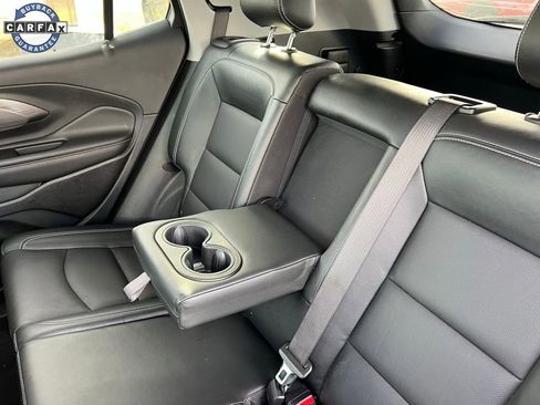 Used 2023 GMC Terrain SLT image 24