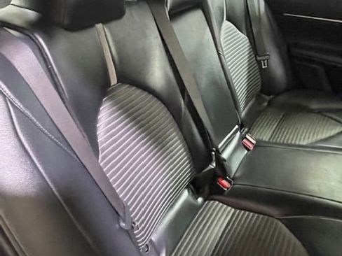 Used 2021 Toyota Camry SE image 23