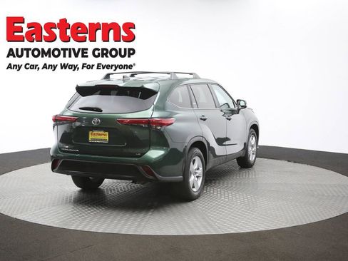 Used 2023 Toyota Highlander LE image 42