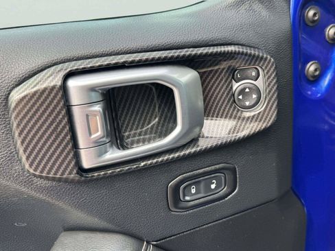 Used 2019 Jeep Wrangler Unlimited Sahara AWD/4WD image 20