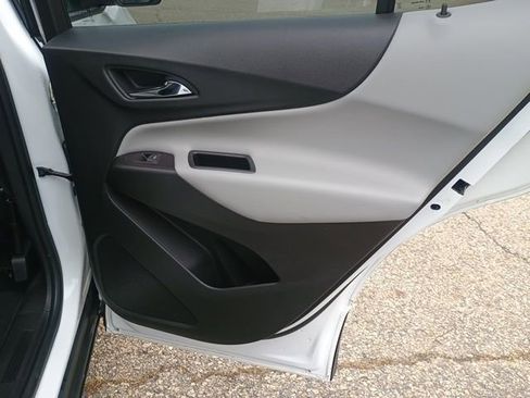 Used 2019 Chevrolet Equinox LS w/ LS Convenience Package image 15