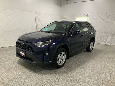 Used 2021 Toyota RAV4 XLE w/ XLE Grade Weather Package AWD/4WD image 2