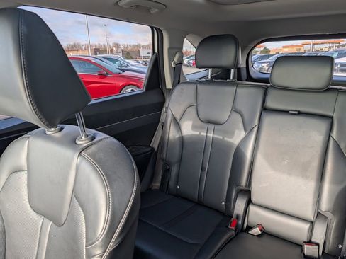 Used 2025 Kia Sorento S w/ Panoramic Sunroof Package image 12