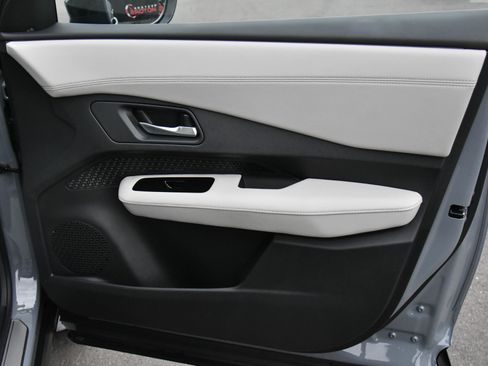 Used 2024 Nissan Ariya AWD image 46