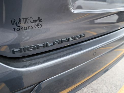 Used 2021 Toyota Highlander Limited image 11