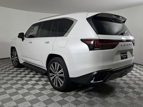 Used 2025 Lexus LX 600 4WD w/ Luxury Package image 7