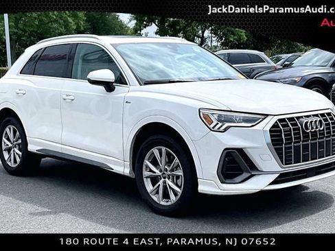 Used 2023 Audi Q3 2.0T Premium w/ Convenience Package AWD/4WD image 9