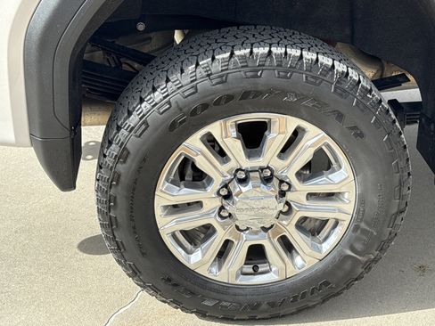 Used 2023 GMC Sierra 3500 Denali w/ Denali Ultimate Package image 12