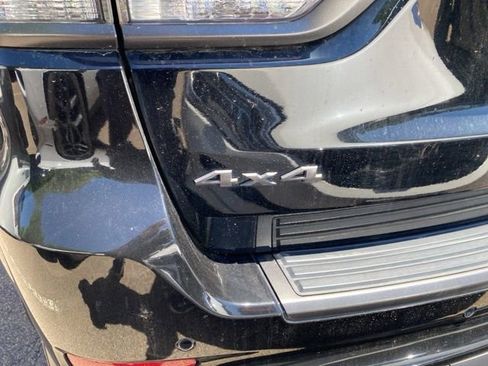 Used 2018 Jeep Grand Cherokee Overland AWD/4WD image 11