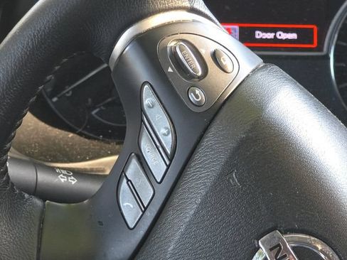 Used 2019 Nissan Pathfinder SV AWD/4WD image 8