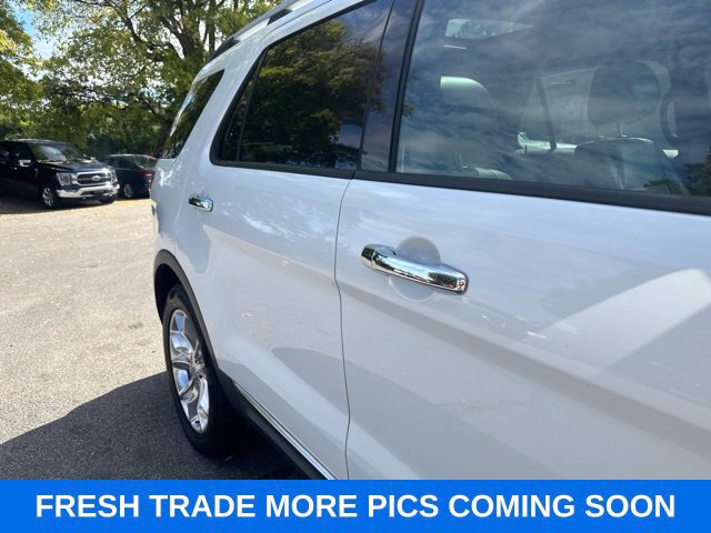 Used 2015 Ford Explorer XLT w/ Equipment Group 202B FWD image 7