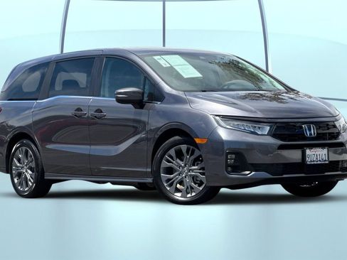 Certified 2025 Honda Odyssey Touring image 2
