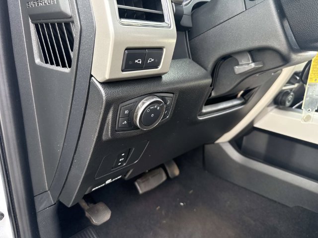 Used 2020 Ford F350 Lariat w/ Lariat Value Package AWD/4WD image 24