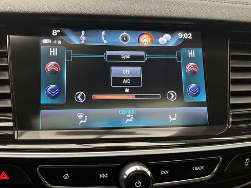 Used 2018 Buick Regal Preferred w/ Driver Confidence Package #1 image 21