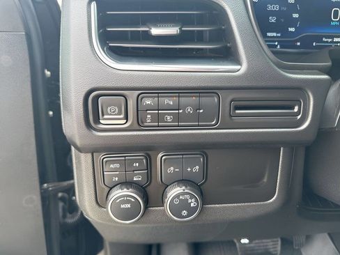 Used 2023 Chevrolet Suburban LT w/ Luxury Package AWD/4WD image 26