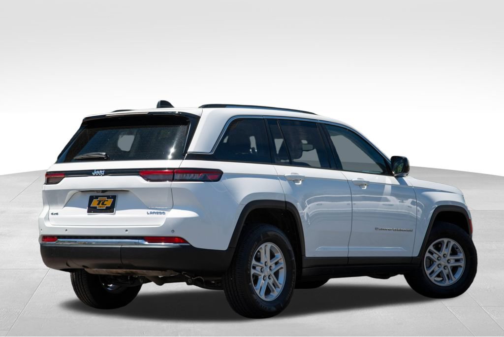 Used 2023 Jeep Grand Cherokee Laredo AWD/4WD image 8