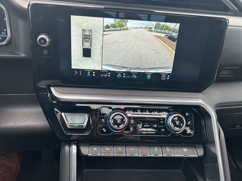 Used 2022 GMC Sierra 1500 Denali AWD/4WD image 17