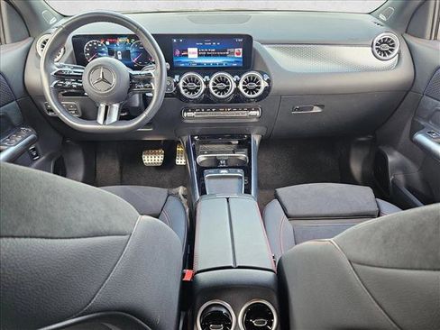 Used 2025 Mercedes-Benz GLA 250 image 17
