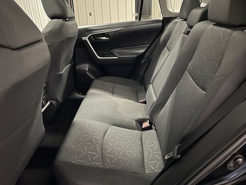Used 2022 Toyota RAV4 XLE image 18