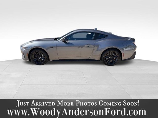 Used 2025 Ford Mustang GT RWD image 4