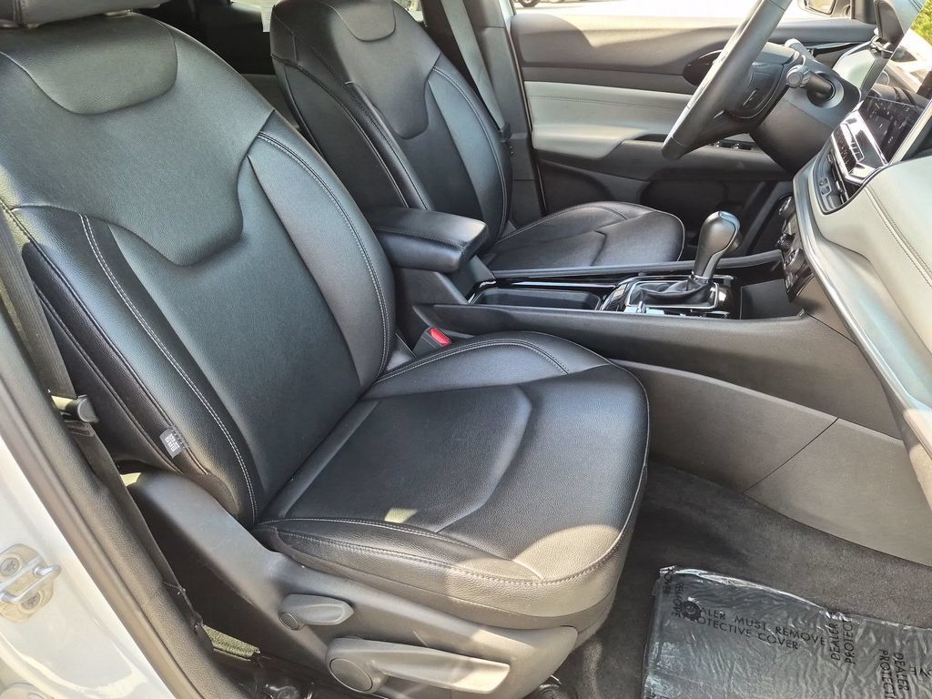 Used 2025 Jeep Compass Limited AWD/4WD image 32