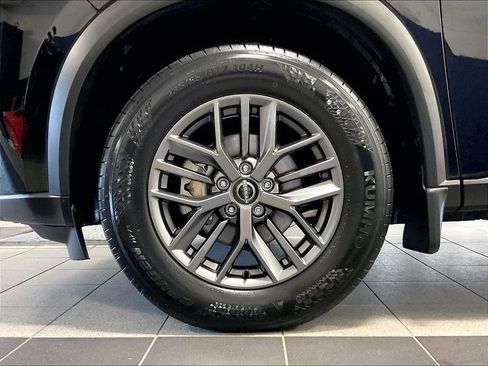 Used 2023 Nissan Rogue S AWD/4WD image 7