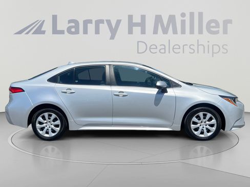 Used 2024 Toyota Corolla LE FWD image 6